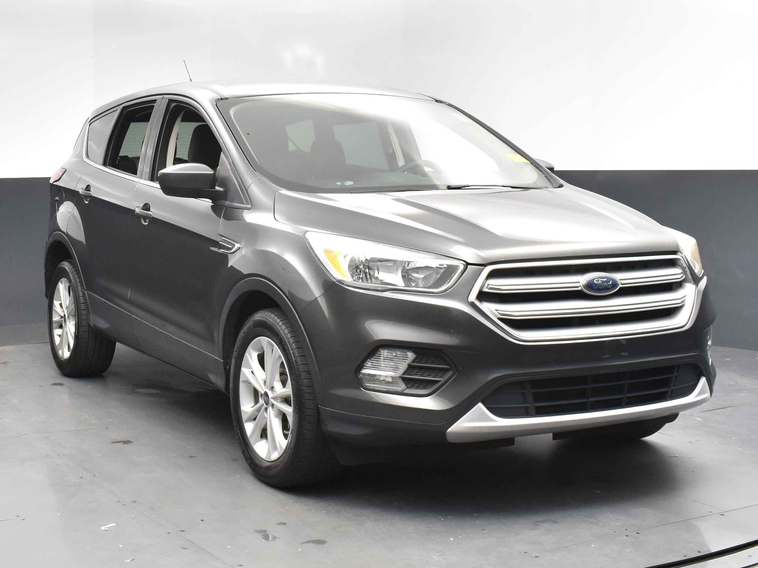 Used 2019 Ford Escape SE with VIN 1FMCU9GD8KUB33241 for sale in Winston-salem, NC