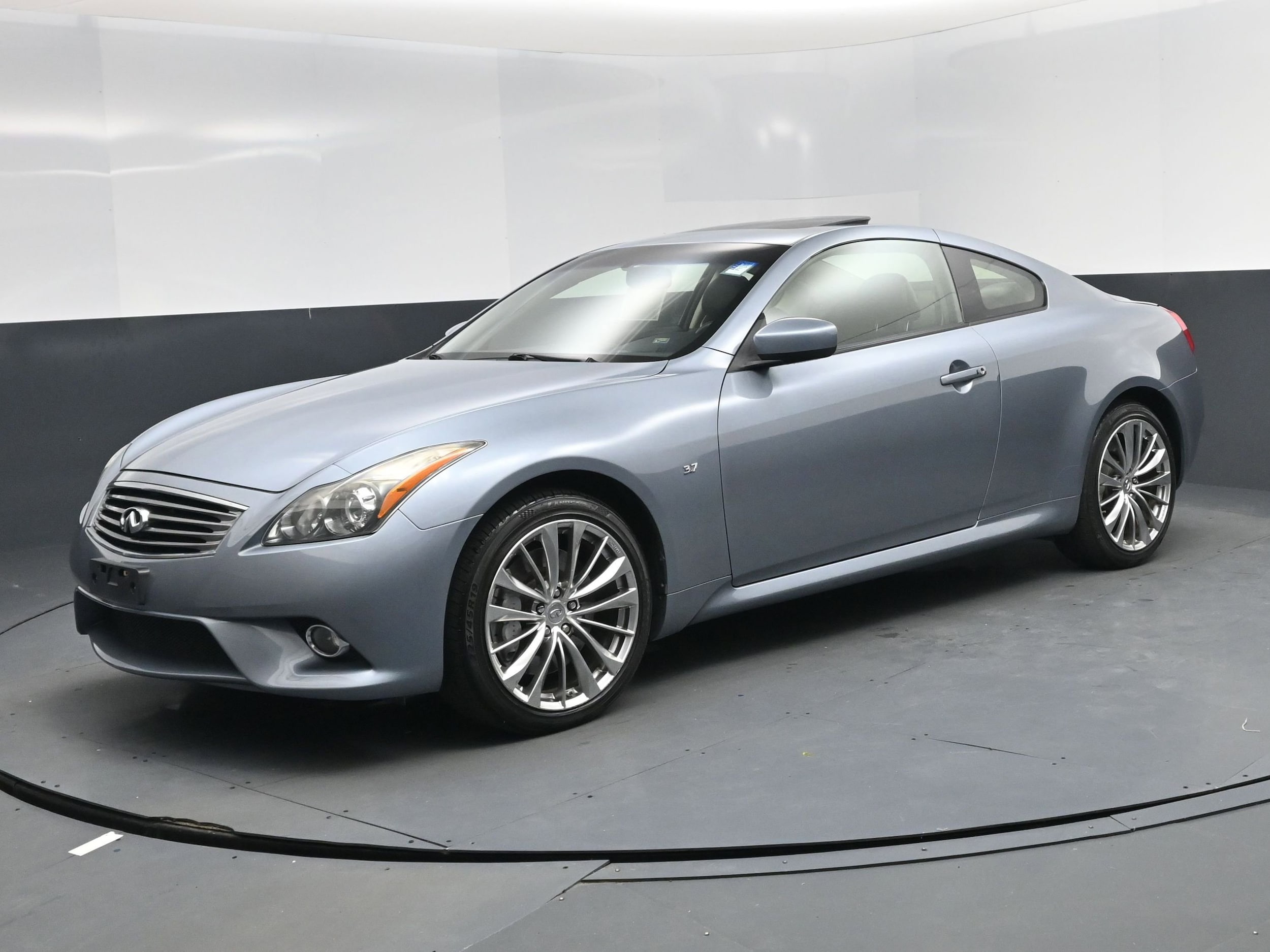 2015 INFINITI Q60 Coupe Base's photo