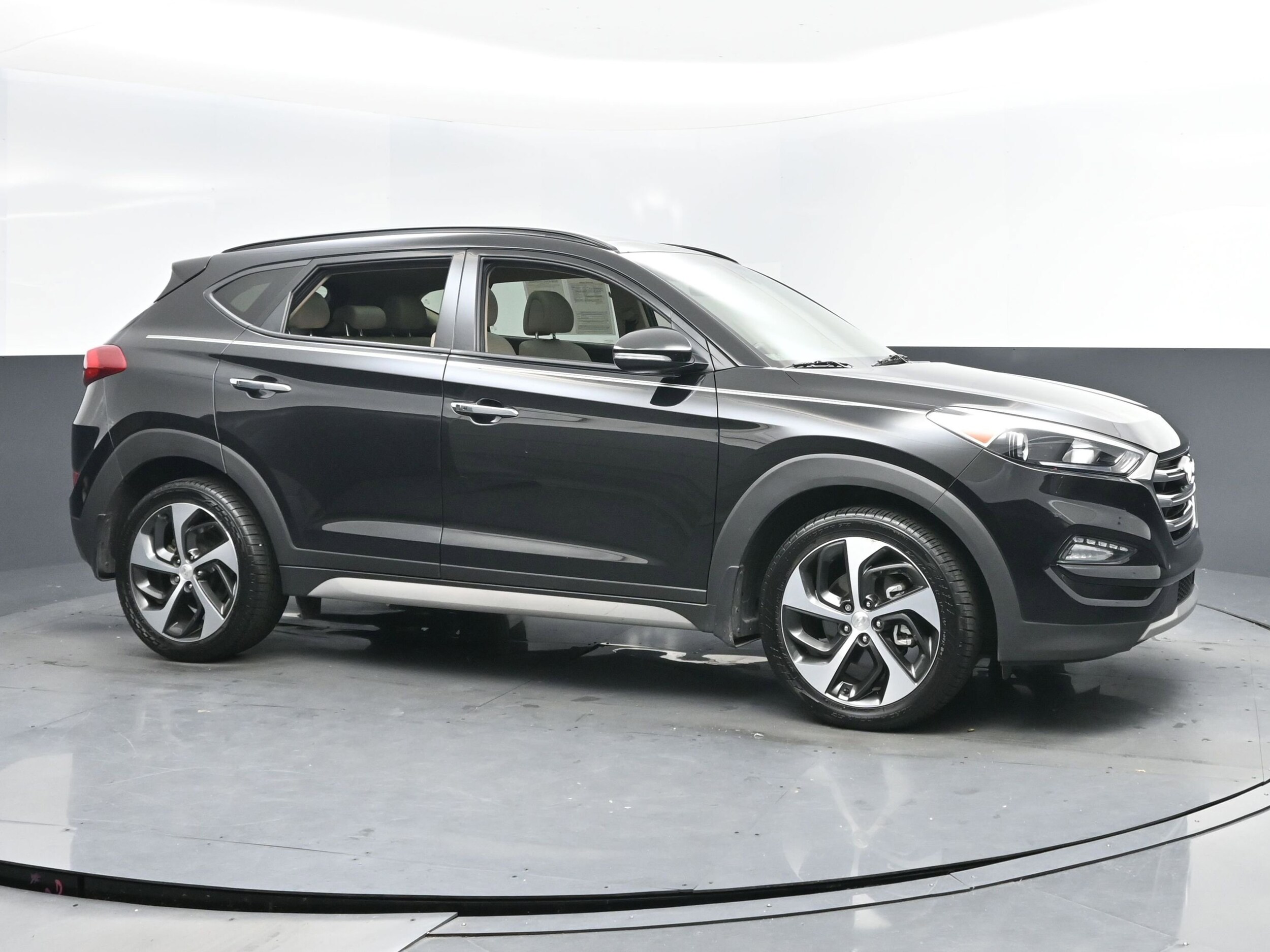 2017 Hyundai Tucson Limited photo 2