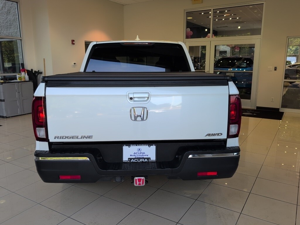 2017 Honda Ridgeline RTL-T photo 4