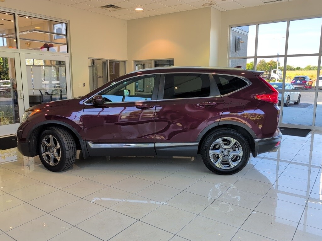 2018 Honda CR-V Touring photo 2