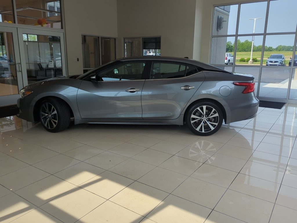 Used 2016 Nissan Maxima SL with VIN 1N4AA6AP8GC410558 for sale in Peoria, IL