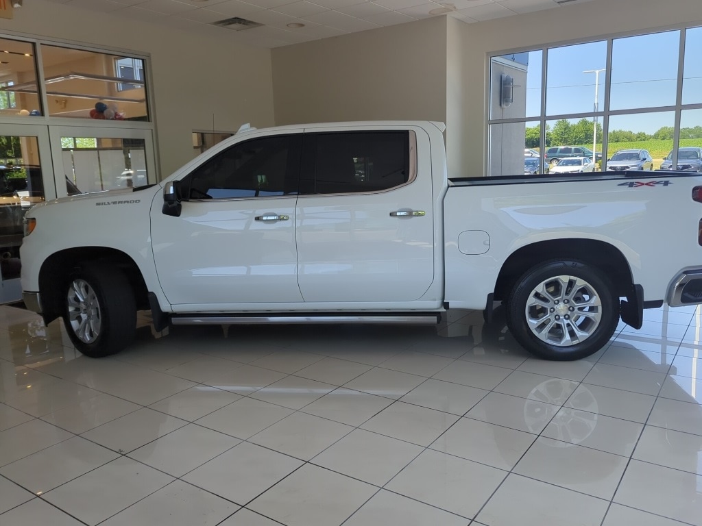 Used 2022 Chevrolet Silverado 1500 LTZ with VIN 3GCUDGED1NG523301 for sale in Peoria, IL