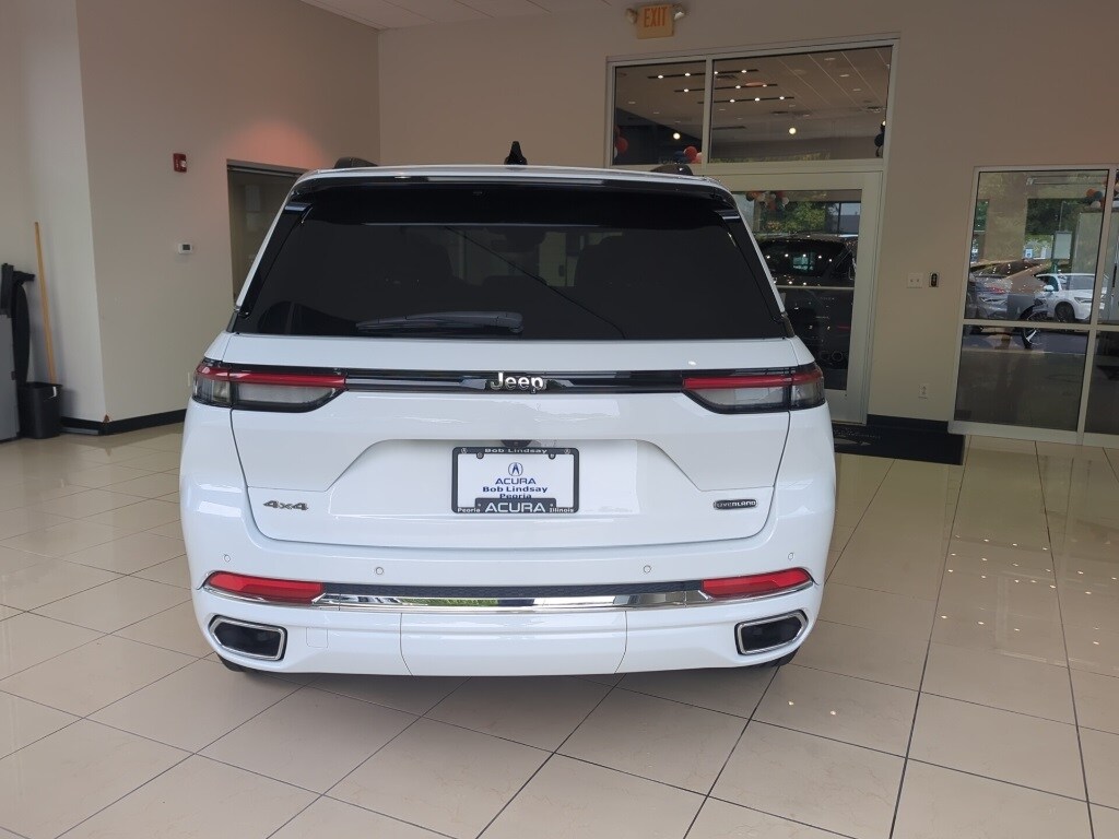 2023 Jeep Grand Cherokee Overland photo 3