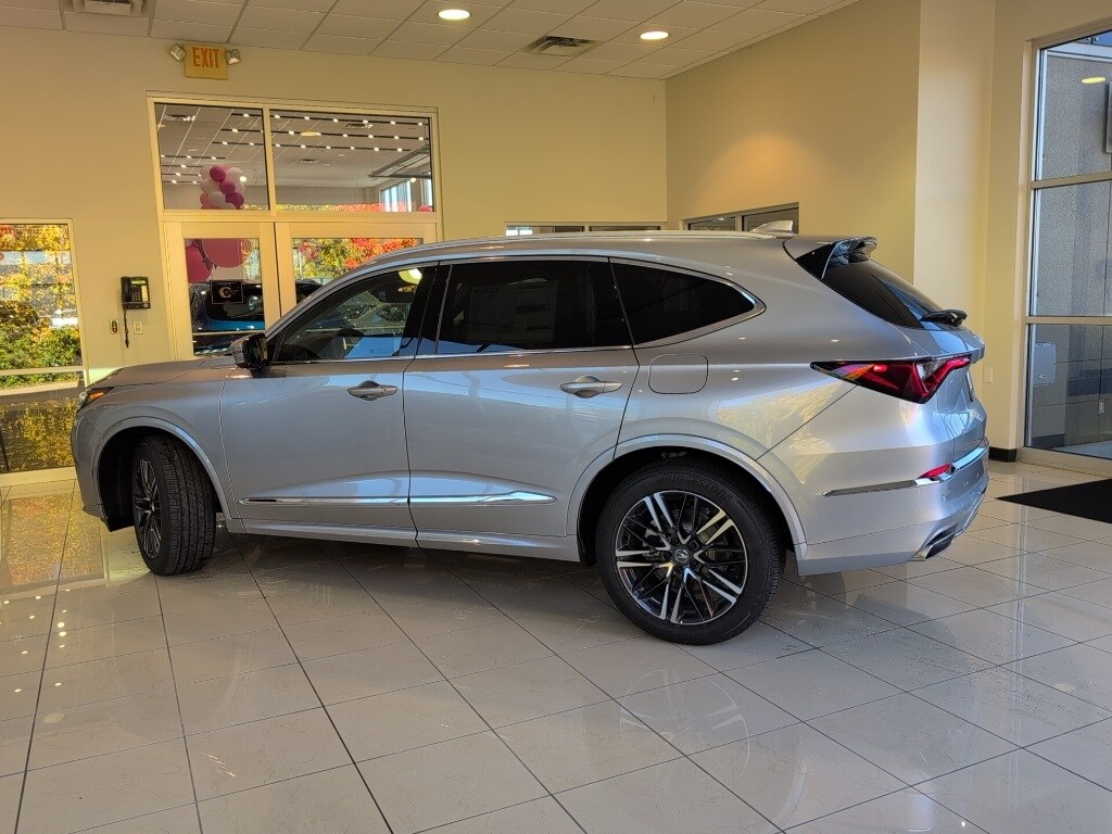 2026 Acura MDX SH-AWD Advance photo 3