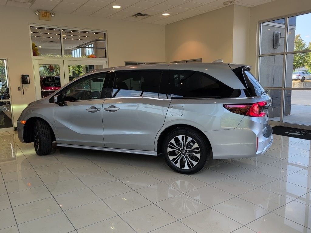 Used 2025 Honda Odyssey Elite Van