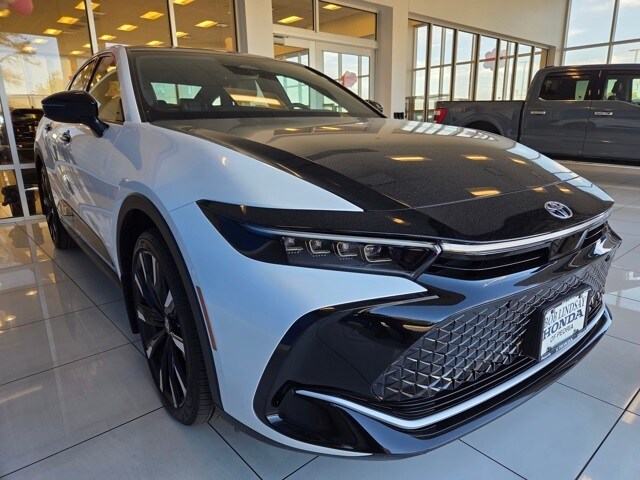 2023 Toyota Crown Platinum photo 3