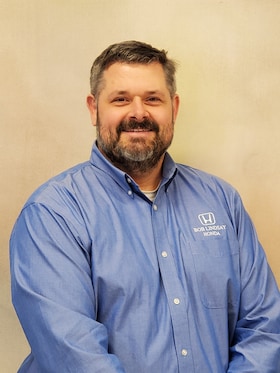 Staff member Scott Schuster from ID_62d5274e7142