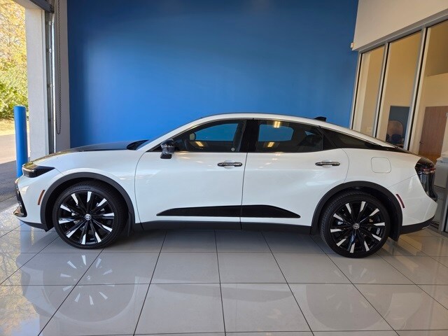 2023 Toyota Crown Platinum photo 4