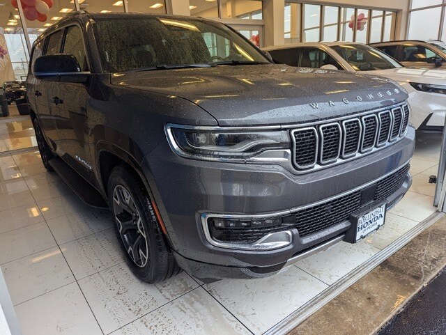 2024 Jeep Wagoneer L Series III photo 3