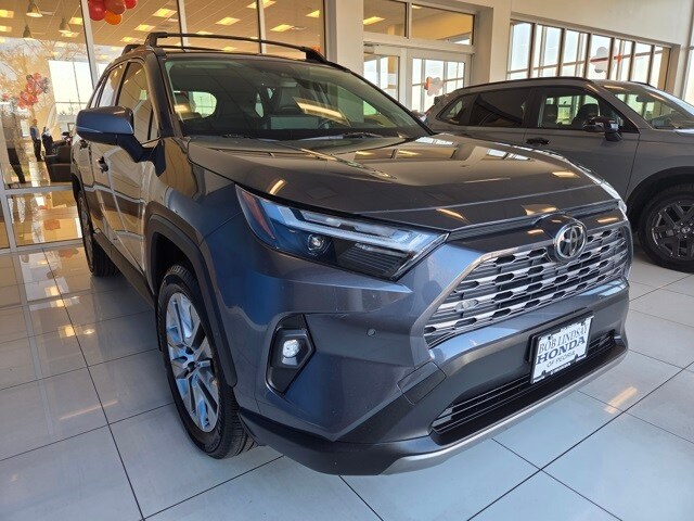 2023 Toyota RAV4 Limited photo 3