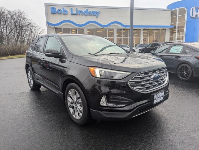 2024 Ford Edge Titanium photo 2