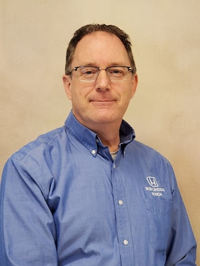 Staff member Paul Schmidt from ID_300f0a72312f