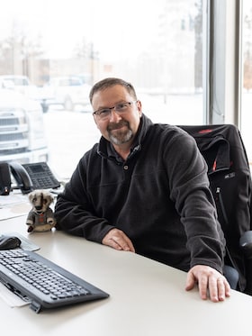 Staff member Jeff Harlow from ID_21a57a31e079
