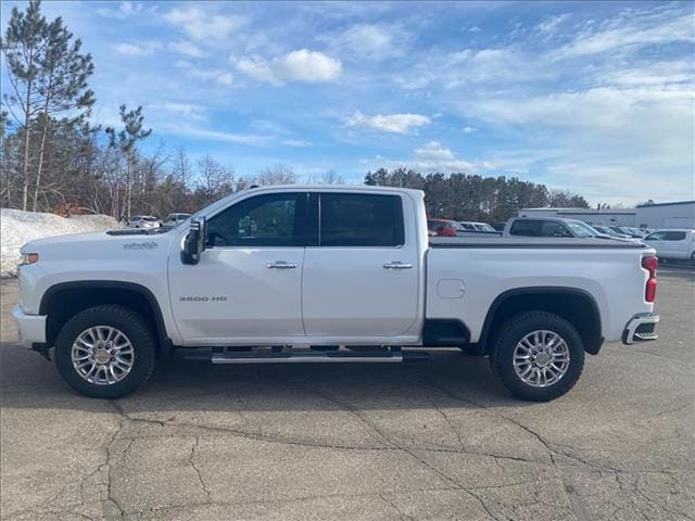 Used 2022 Chevrolet Silverado 3500HD High Country with VIN 1GC4YVEYXNF110354 for sale in Bemidji, Minnesota