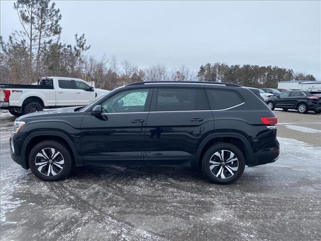 Used 2024 Volkswagen Atlas SE with VIN 1V2LR2CA7RC514313 for sale in Bemidji, Minnesota
