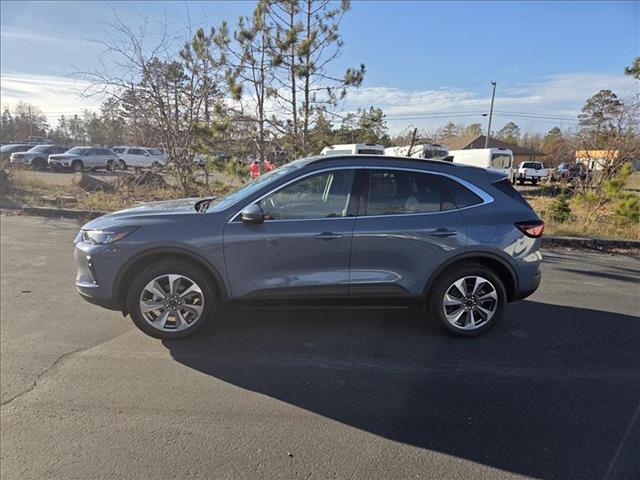 2025 Ford Escape Platinum's photo