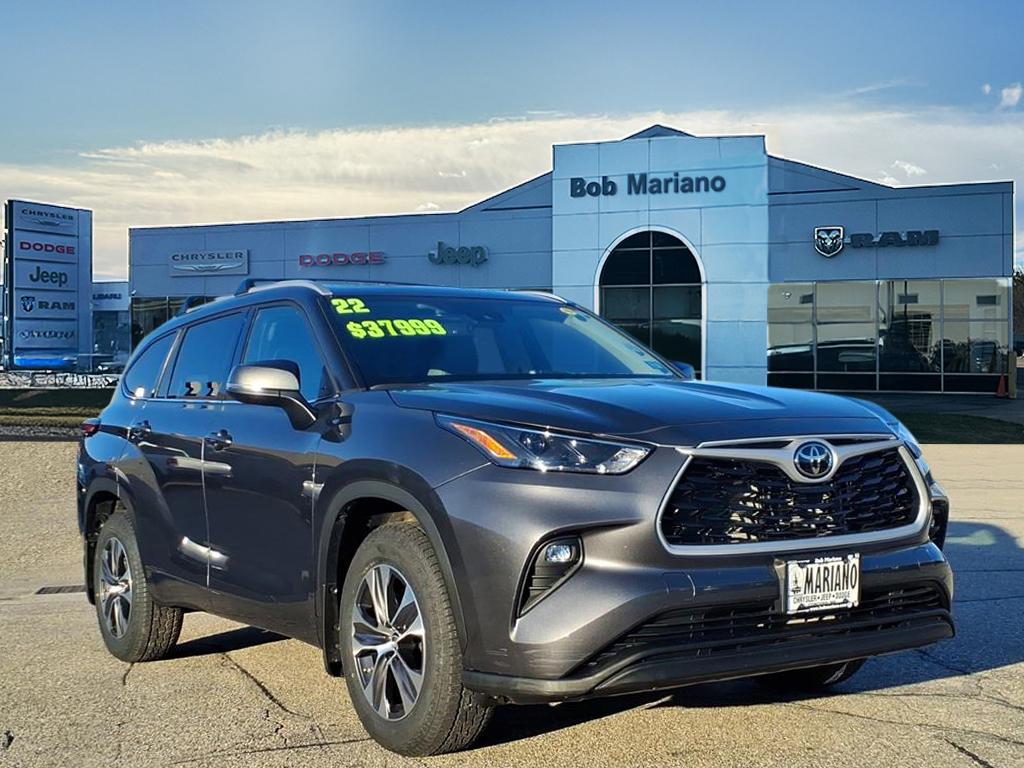 2022 Toyota Highlander XLE's photo