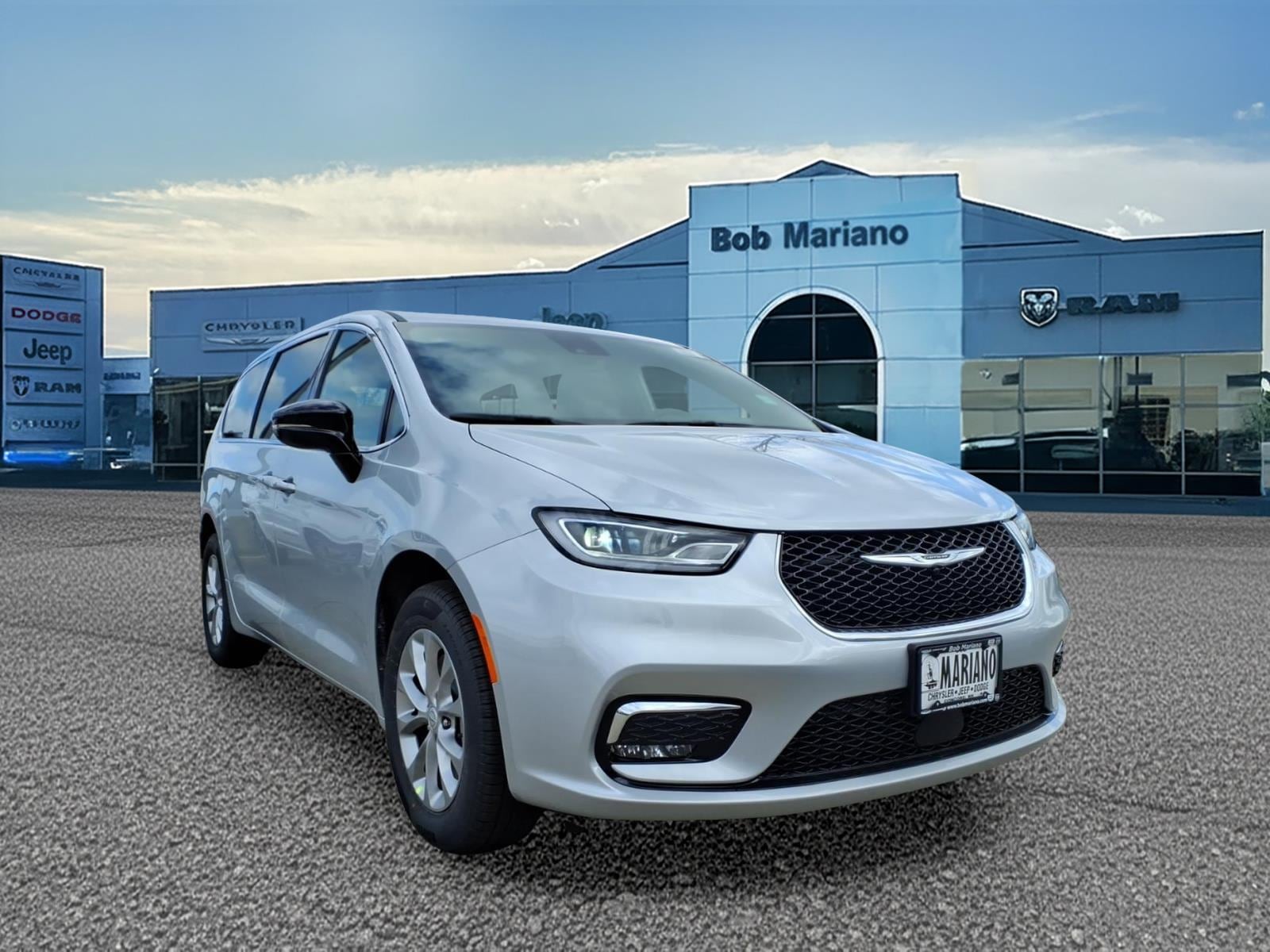 2026 Chrysler Pacifica Select AWD's photo