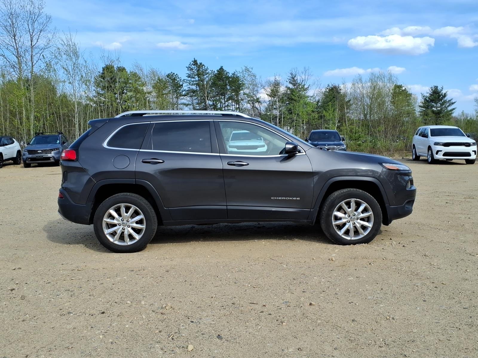 Used 2015 Jeep Cherokee Limited with VIN 1C4PJMDS6FW577698 for sale in Concord, NH
