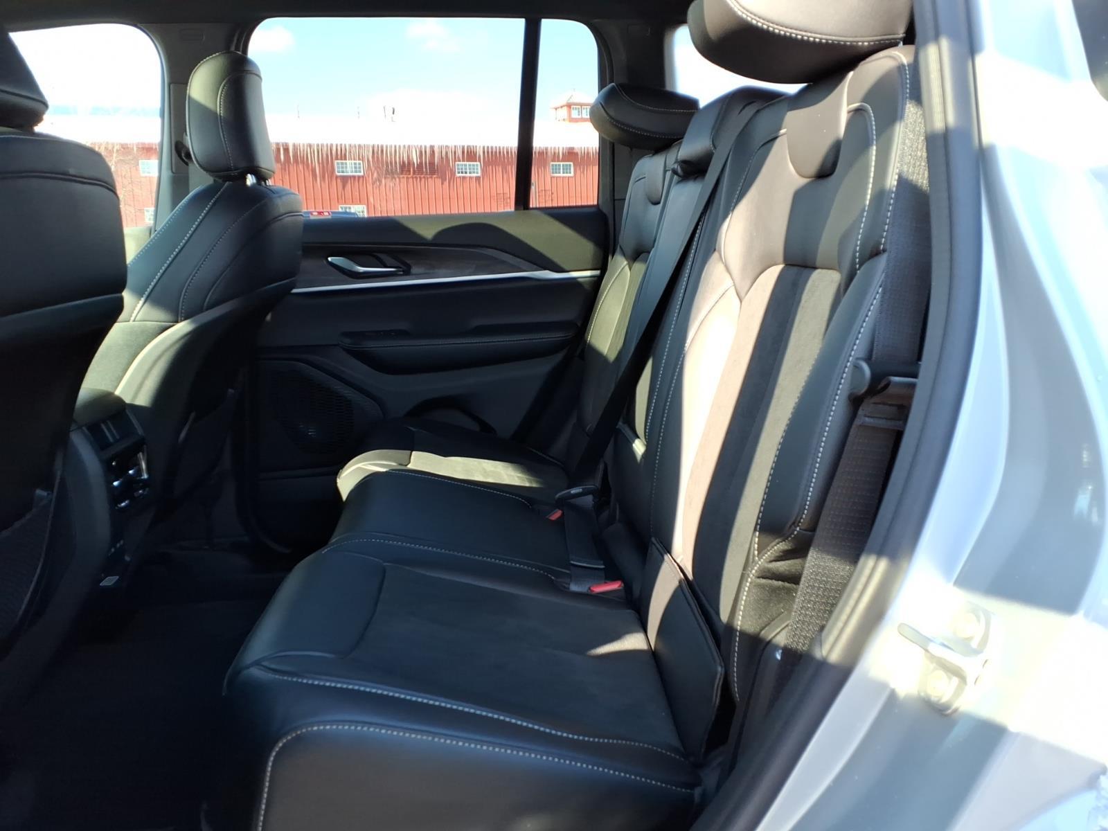 2026 Jeep Grand Cherokee Laredo - Photo 10