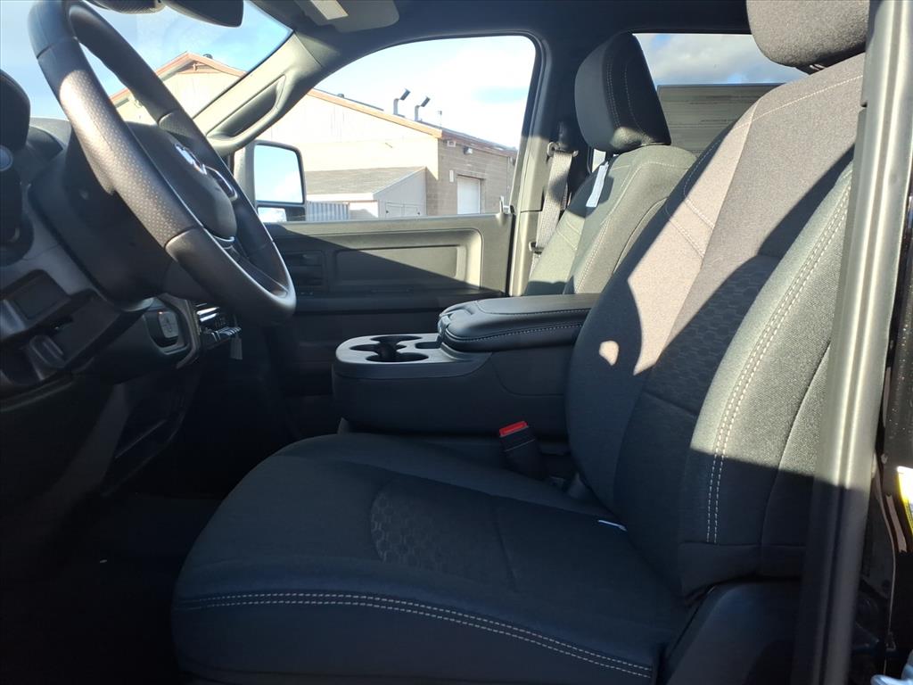 2026 RAM 3500 Tradesman - Photo 5