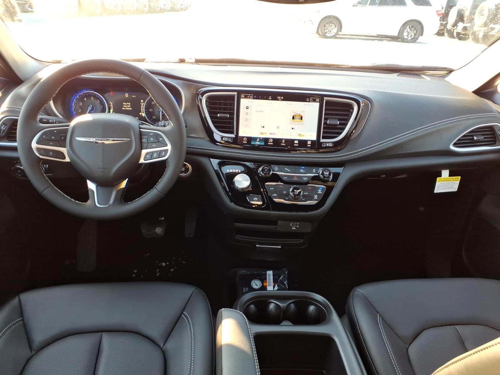 2026 Chrysler Pacifica Select - Photo 6