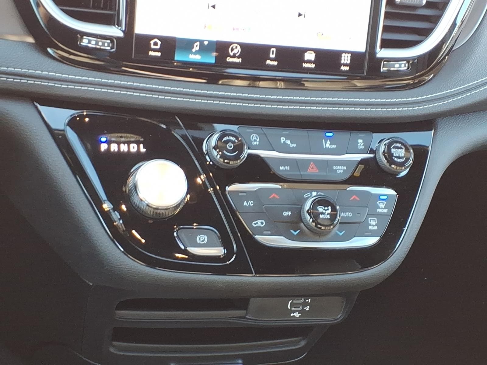 2026 Chrysler Pacifica Select - Photo 9