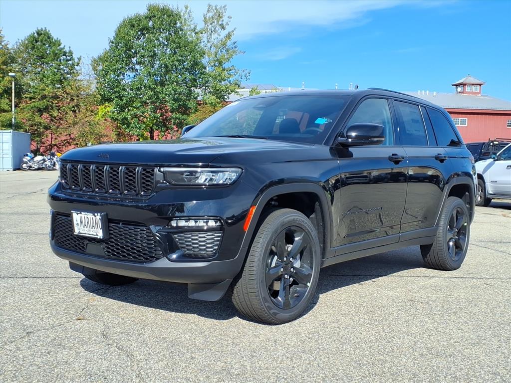 2025 Jeep Grand Cherokee Limited photo 3