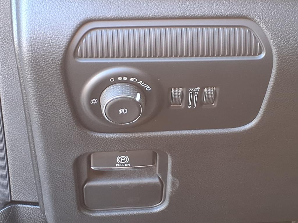 2025 Jeep Wagoneer Base photo 4
