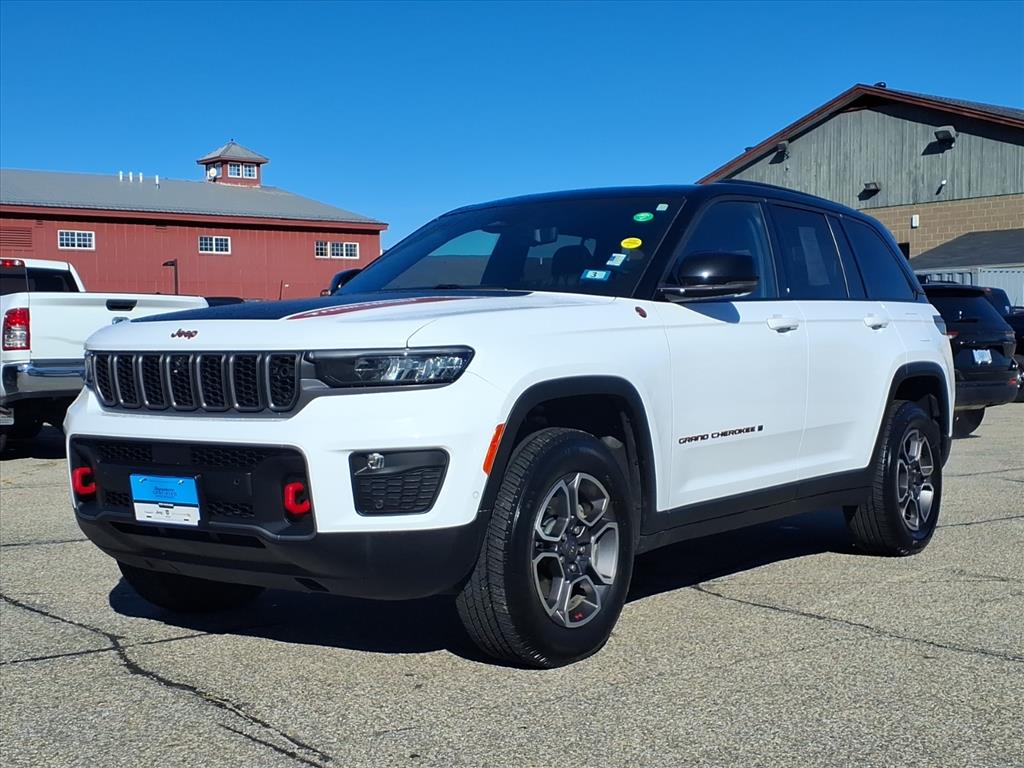 2022 Jeep Grand Cherokee Trailhawk photo 3