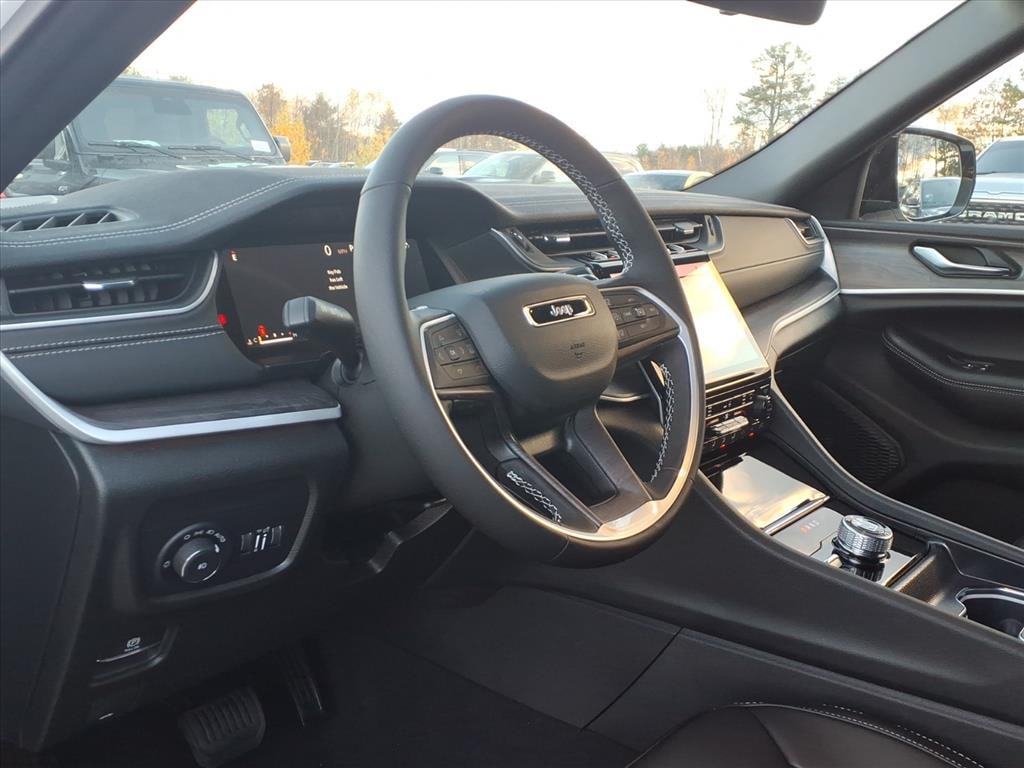 New 2025 Jeep Grand Cherokee Limited Sport Utility