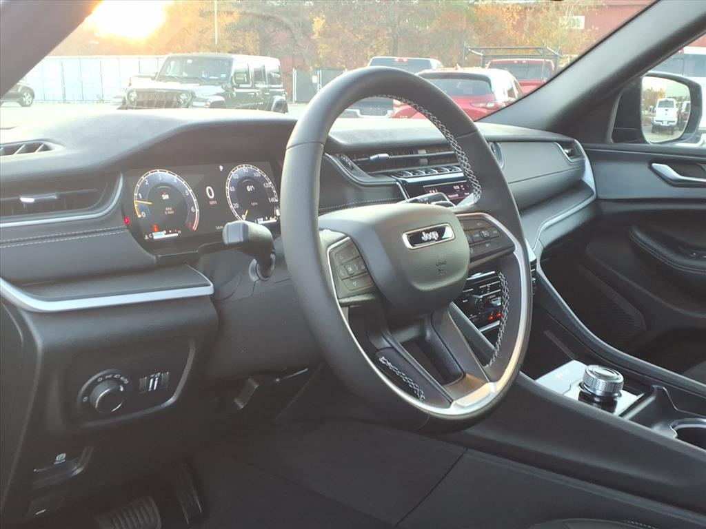 New 2025 Jeep Grand Cherokee Altitude X Sport Utility