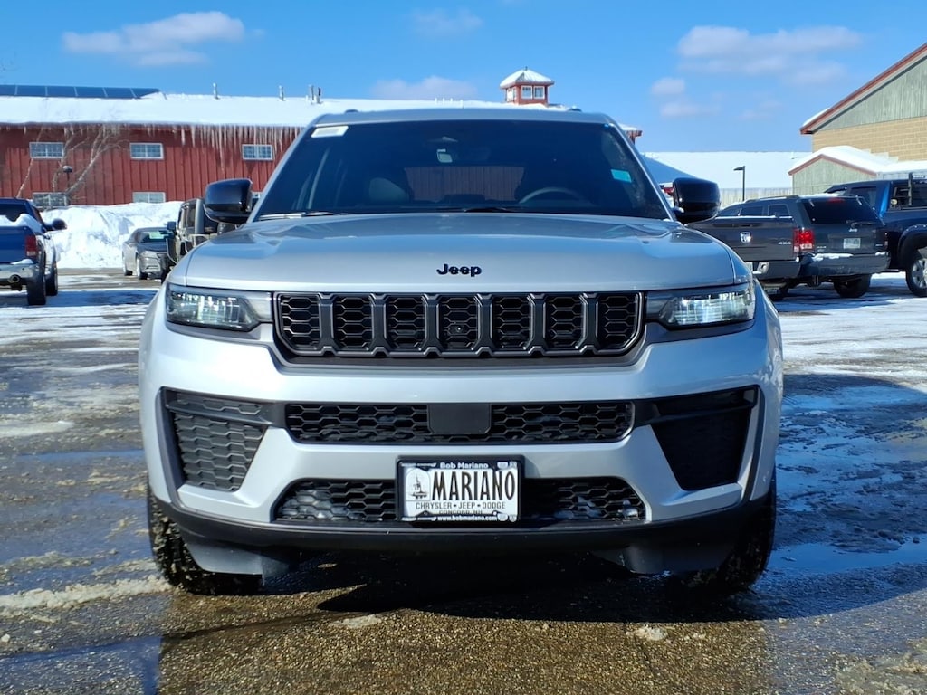 New 2026 Jeep Grand Cherokee Laredo Altitude Sport Utility