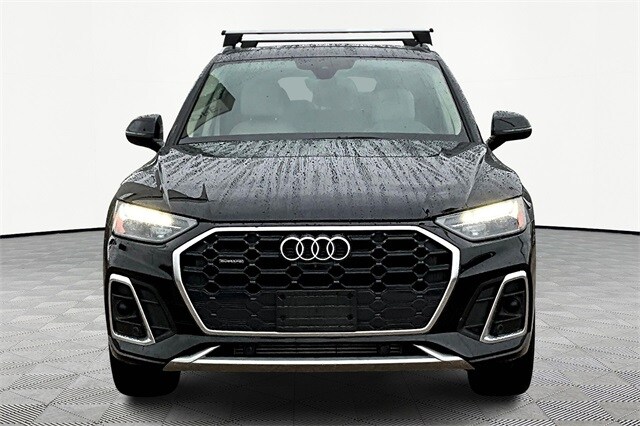 2022 Audi Q5 45 S line Premium Plus photo 2