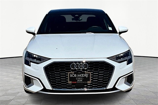 2022 Audi A3 40 Premium photo 3