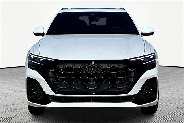 2025 Audi Q8 55 Premium Plus photo 3