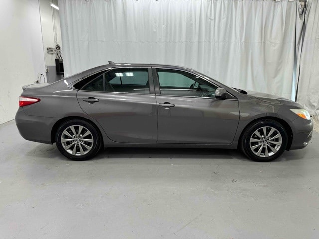 Used 2015 Toyota Camry XLE with VIN 4T1BK1FK5FU553810 for sale in Oklahoma City, OK