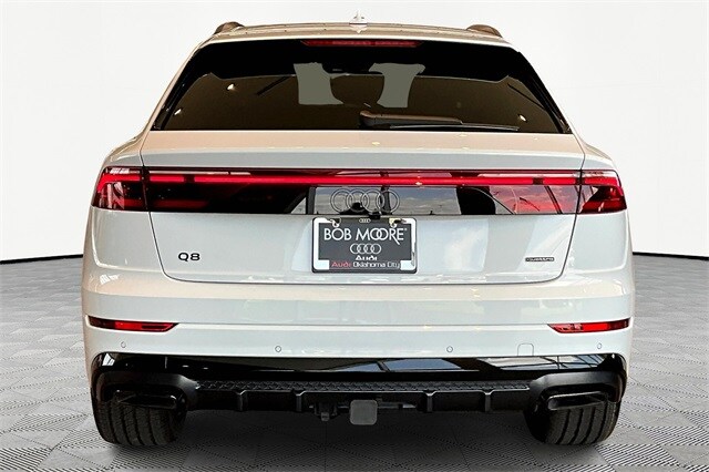 2025 Audi Q8 55 Premium Plus photo 3