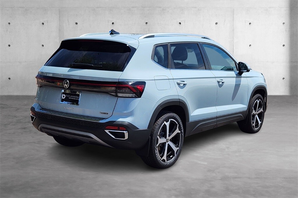 2025 Volkswagen Taos SEL photo 3