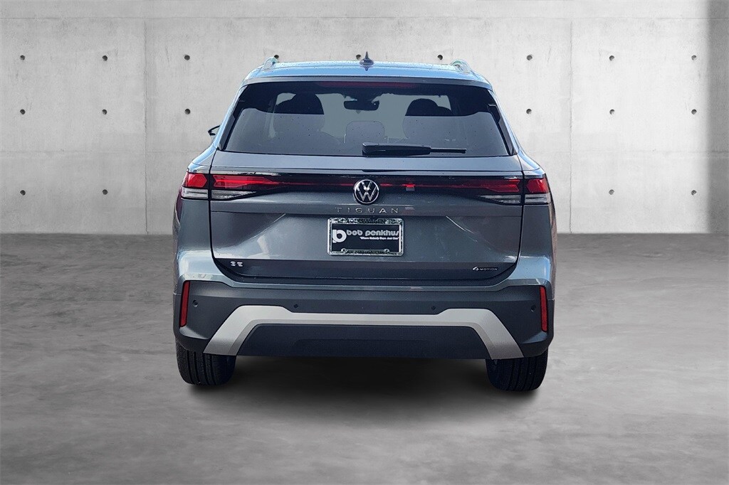 2025 Volkswagen Tiguan SE photo 3