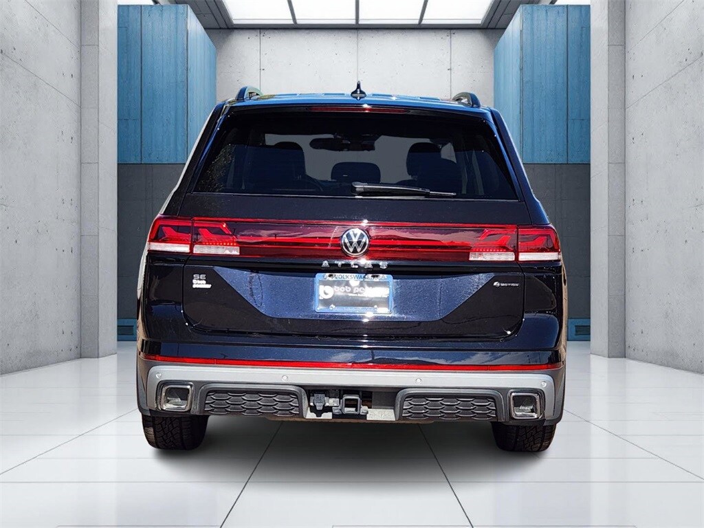 2025 Volkswagen Atlas Peak Edition photo 3