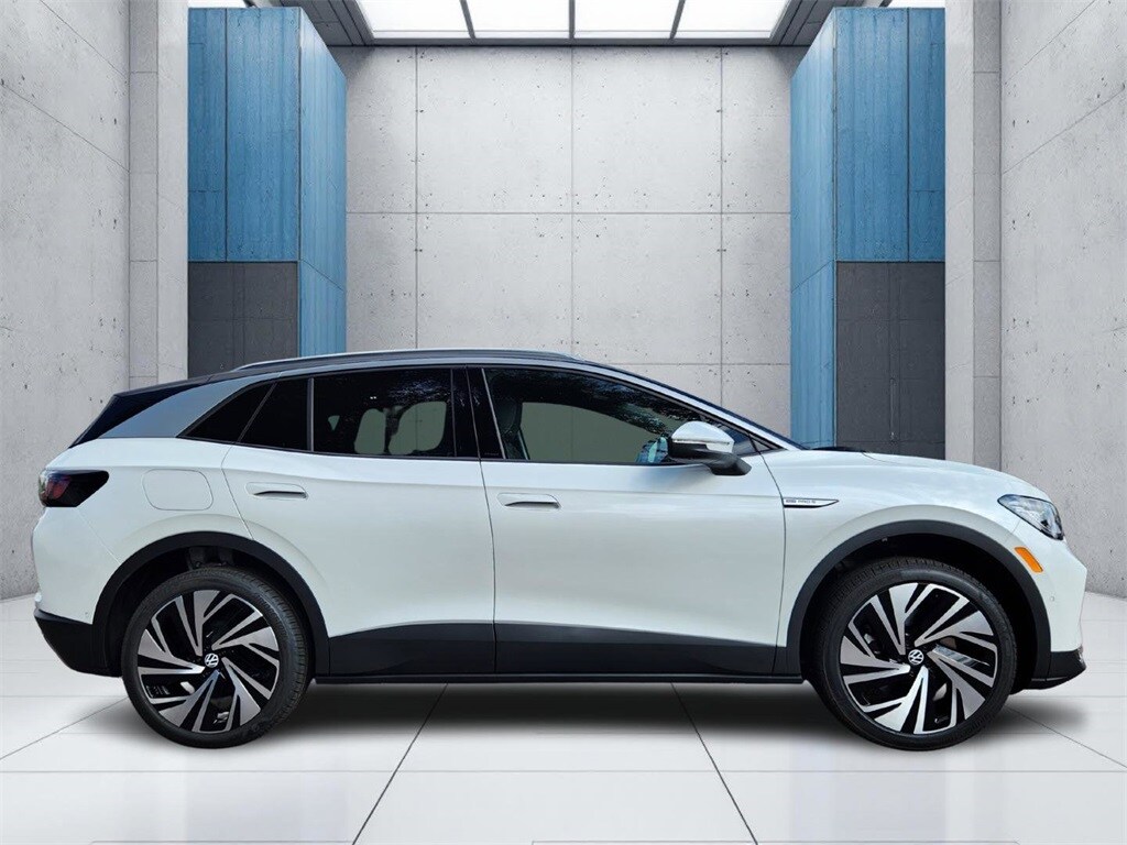 2025 Volkswagen ID.4 Pro Plus photo 2