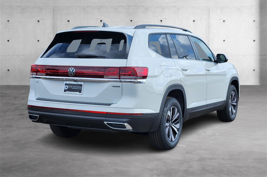 2025 Volkswagen Atlas SE photo 3