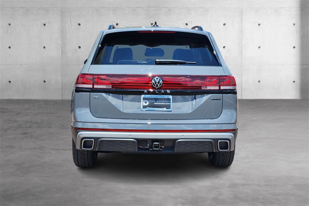2025 Volkswagen Atlas Peak Edition SE photo 2