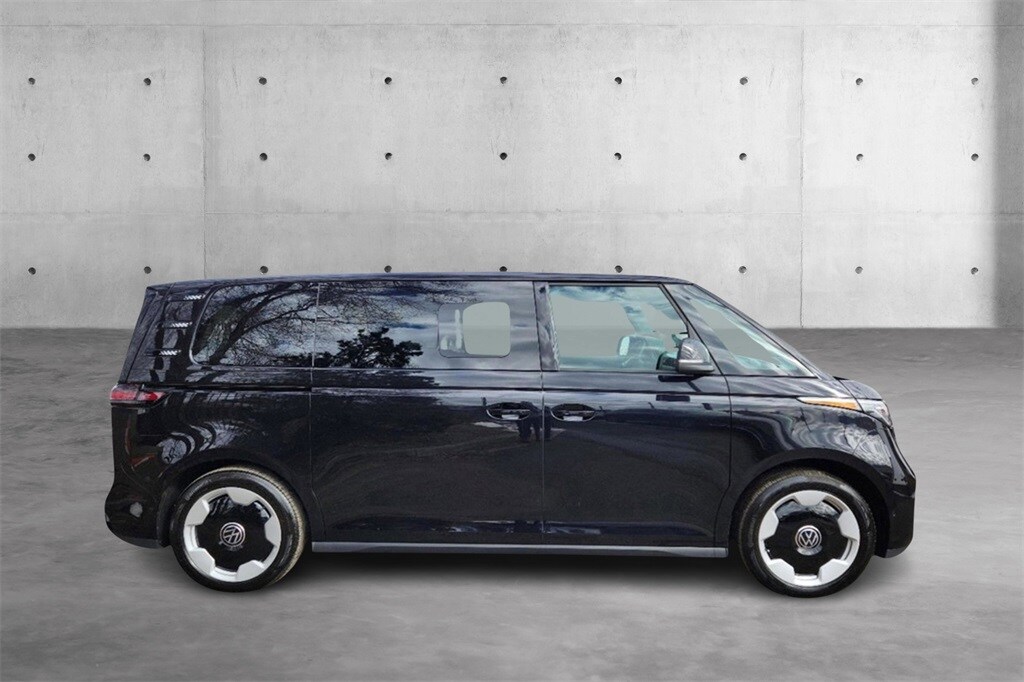 2025 Volkswagen ID. Buzz Pro S photo 2