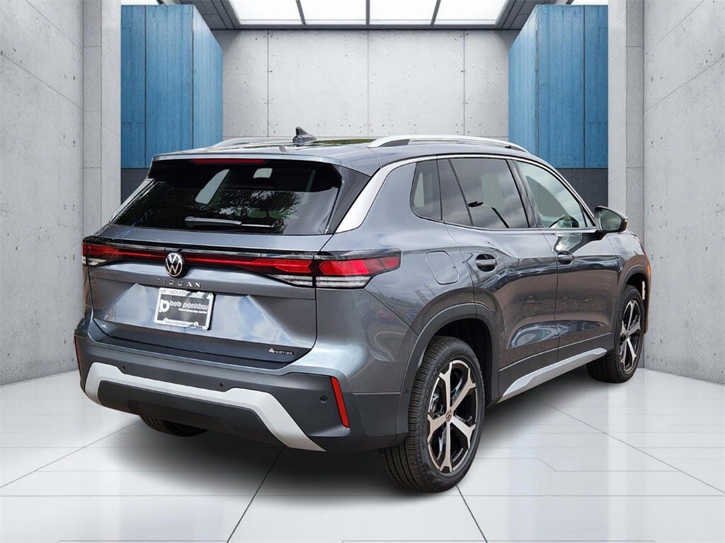 2025 Volkswagen Tiguan SE photo 2