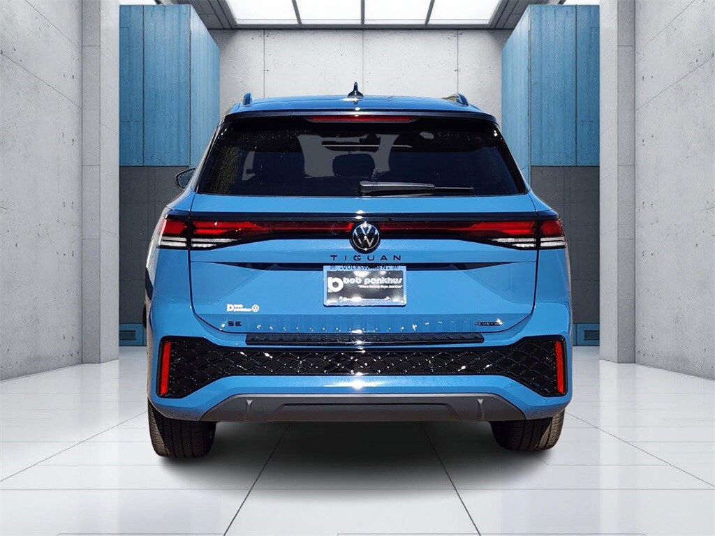 2025 Volkswagen Tiguan SE R-Line Black photo 4