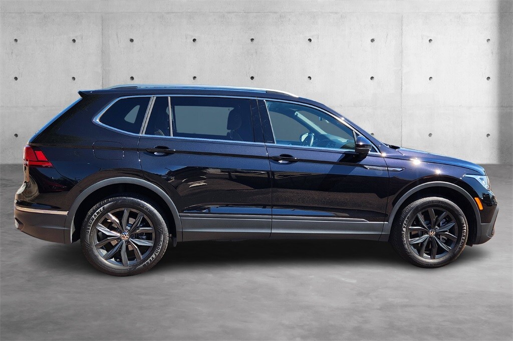 2024 Volkswagen Tiguan SE photo 2