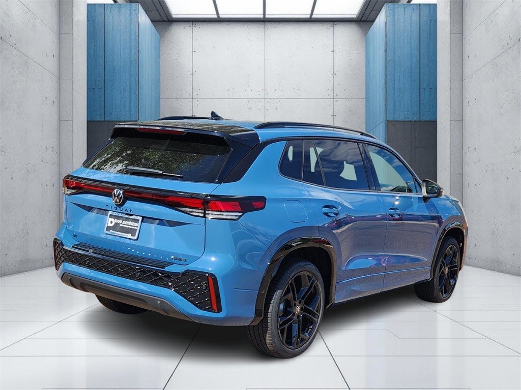 2025 Volkswagen Tiguan SE R-Line Black photo 3